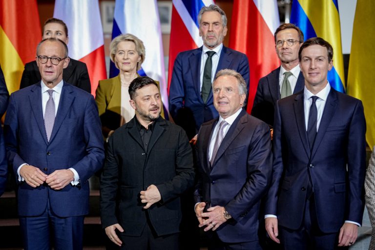 Meeting with European heads of state and government, together with representatives of the EU and NATO, at the Chancellery in Berlin
